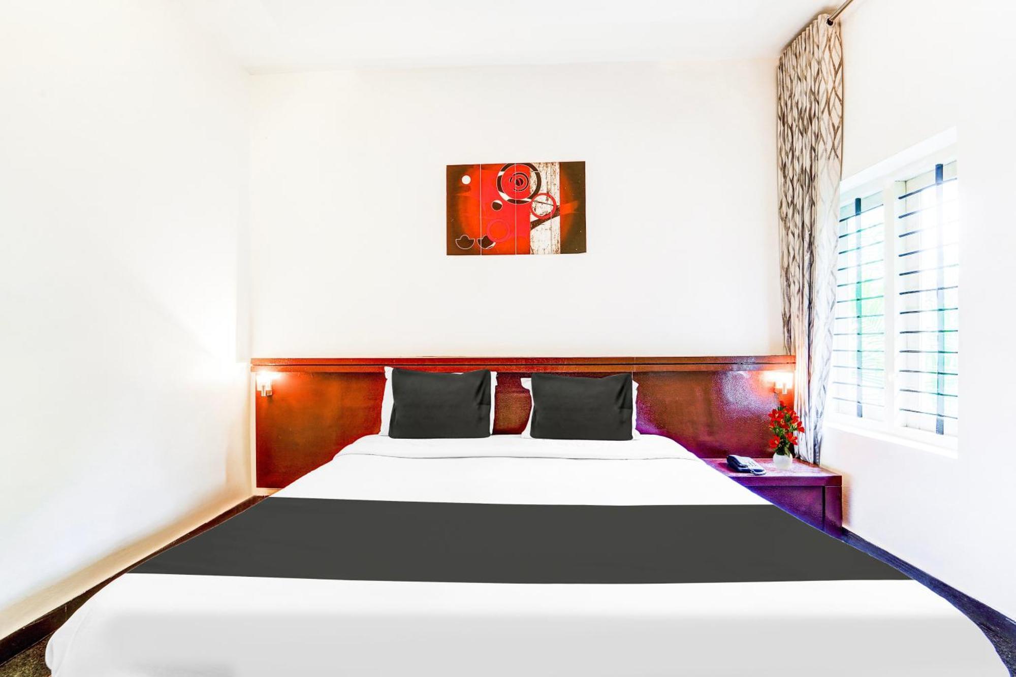 Hotel Super Collection O Kazhakuttam Near Al Saj Convention Centre à Andurkonam Extérieur photo